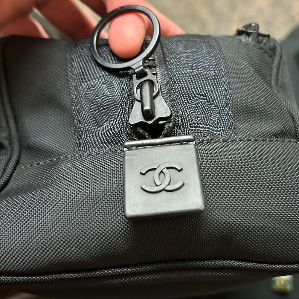 NWOT CHANEL Authentic RARE Sport Line Dopp Toiletry Travel Dust Bag Black Nylon - Picture 5 of 12